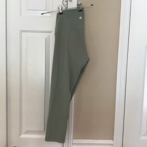 Lululemon align crop 21”